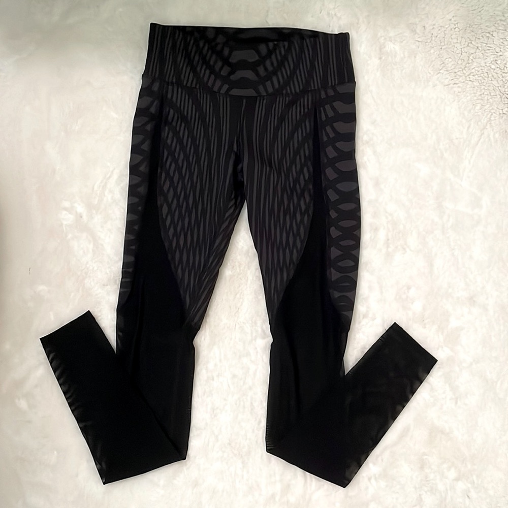 Alo Yoga Black Patterned Mesh Leggings